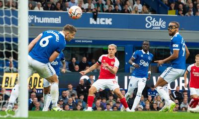 Leandro Trossard gives resilient Arsenal first victory at Everton in six years