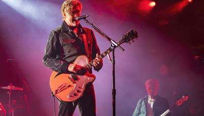 As emo reigns elsewhere, Queens of the Stone Age rock Riot Fest