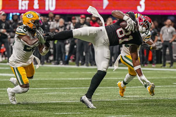 Love takes blame for crucial botched quarterback sneak in Packers' 25-24  loss to Falcons