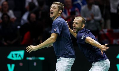 Great Britain beat France in thriller to reach Davis Cup quarter-finals