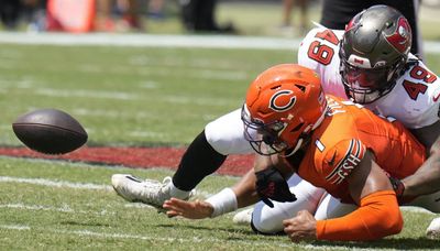 Regardless of Bears’ flaws, turnovers land on QB Justin Fields’ shoulders