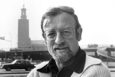 Folk singer Roger Whittaker dies aged 87