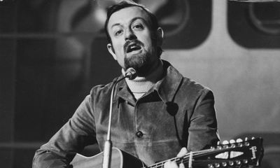 Roger Whittaker, folk singer famous for Durham Town, dies aged 87