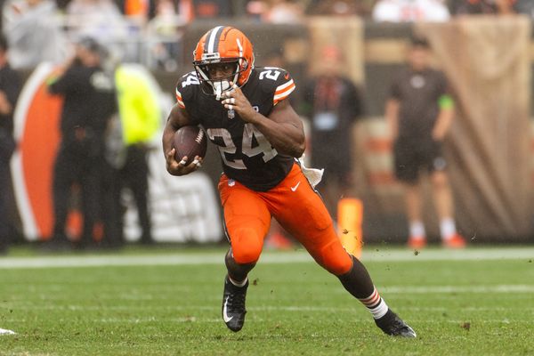 Former teammates, numerous others saddened after Nick Chubb's injury