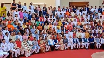 MPs turn up in myriad colours for farewell pic at old Parliament building