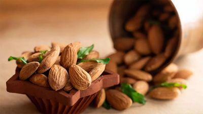 Almonds help in weight loss and improve heart health, finds study