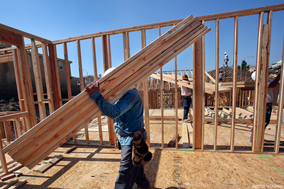 Housing starts plunge as mortgage rates pummel homebuilder sentiment