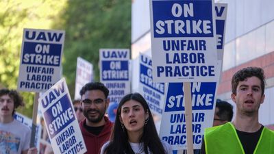 UAW sets Friday deadline for new strike action as Big 3 talks stall