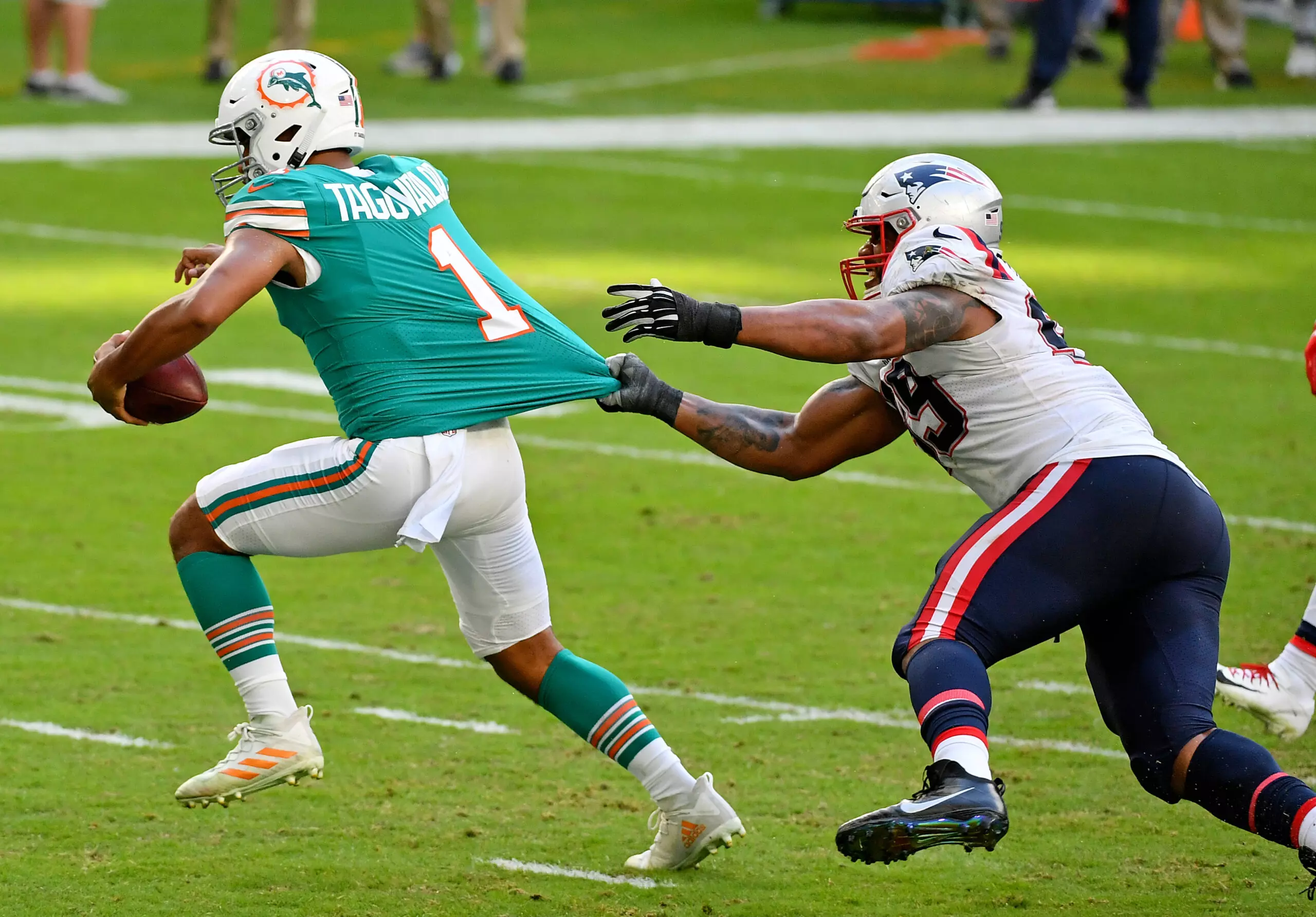 NFL News: Dolphins Sign Ex-Patriots Draft Pick Byron Cowart - BVM