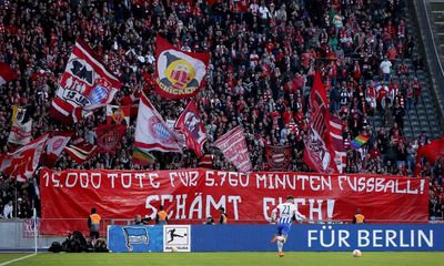 Bayern fans show Manchester United a way for holding owners to account