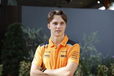 Piastri extends McLaren F1 contract until end of 2026