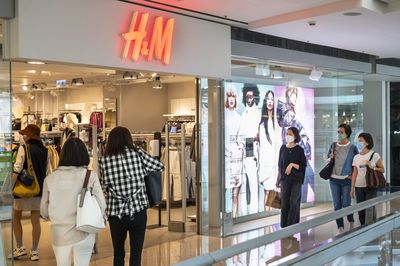 H&M has been charging American customers to return items for weeks now—and it just widened its program to the UK