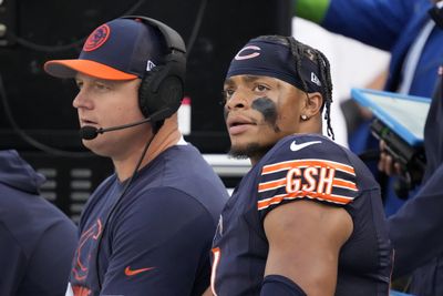 Twitter reacts to Justin Fields taking shot at Bears coaches