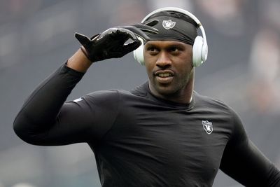 Raiders placing DE Chandler Jones on Non-Football Illness list, not ruling out return