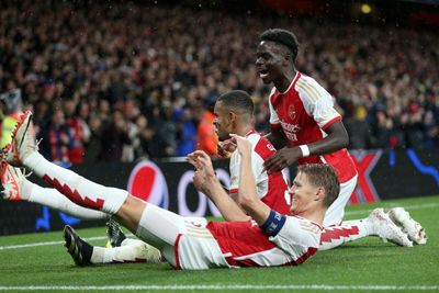 Arsenal return to Champions League with a bang with victory over PSV