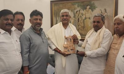 Cauvery Row: Siddaramaiah-led delegation meets Jal Shakti Minister in New Delhi