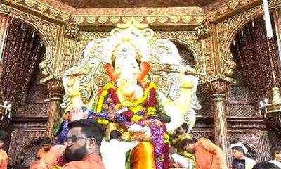 Ganesh Chaturthi: Devotees offer prayers at Lalbaugcha Raja in Mumbai