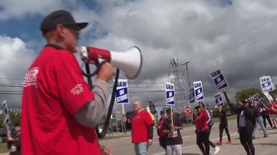 US automakers call worker demands 'untenable' as deadline for strike expansion looms