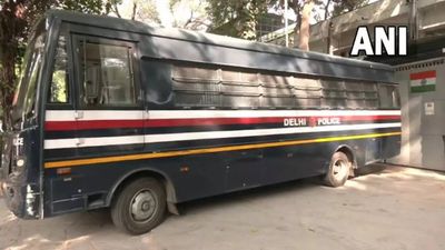 Delhi: Man attacked with chilli powder, iron rod; case filed
