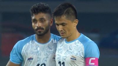 Chhetri strike downs Bangladesh, keeps India's Asian Games hopes alive