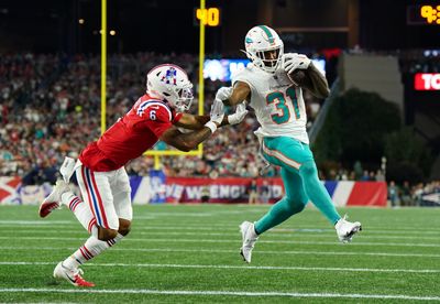 WATCH: Dolphins RB Raheem Mostert mic’d up vs. Patriots