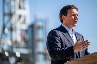Ron DeSantis—going against CDC guidelines—advises Florida residents under 65 to avoid getting the COVID booster