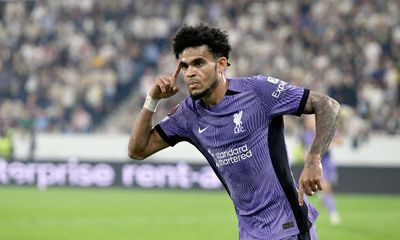 Díaz and Salah strike as Liverpool battle back to beat Lask in Europa League