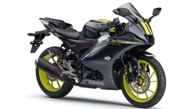 Yamaha Refreshes YZF-R125 And YZF-R15 Sportbikes In Japan