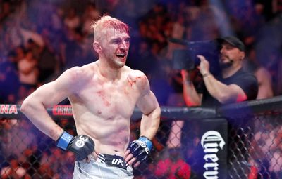 Dan Hooker reveals doctor’s clearance for broken arm, targets next UFC booking