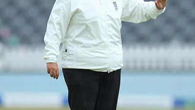 Redfern to become first woman to stand as an umpire in a men’s first-class cricket match in Britain