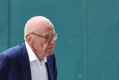 Will Rupert's retirement break Fox News?