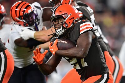 Kareem Hunt will play and see touches right away as Browns take on Titans
