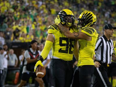 Oregon successfully ran a fake punt with a 300-pound DT and it was glorious