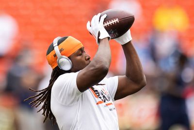 Kareem Hunt pays tribute to Nick Chubb in perfect style