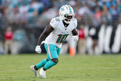 WATCH: WR Tyreek Hill scores on 54-yard TD to give Dolphins a lead