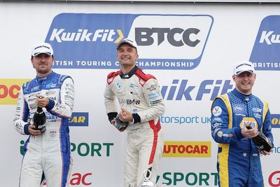 BTCC Silverstone: Turkington wins as title fight goes down to Sutton and Ingram