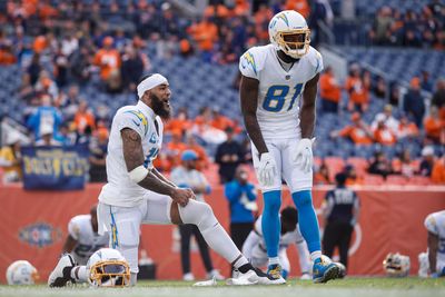 Keenan Allen throws TD pass to Mike Williams for Chargers