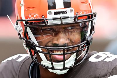 Watch: Titans had TWO TEs following Browns’ Myles Garrett