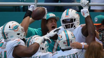 NFL World Reacts to Dolphins Scoring an Astounding 70 Points in Win over Broncos