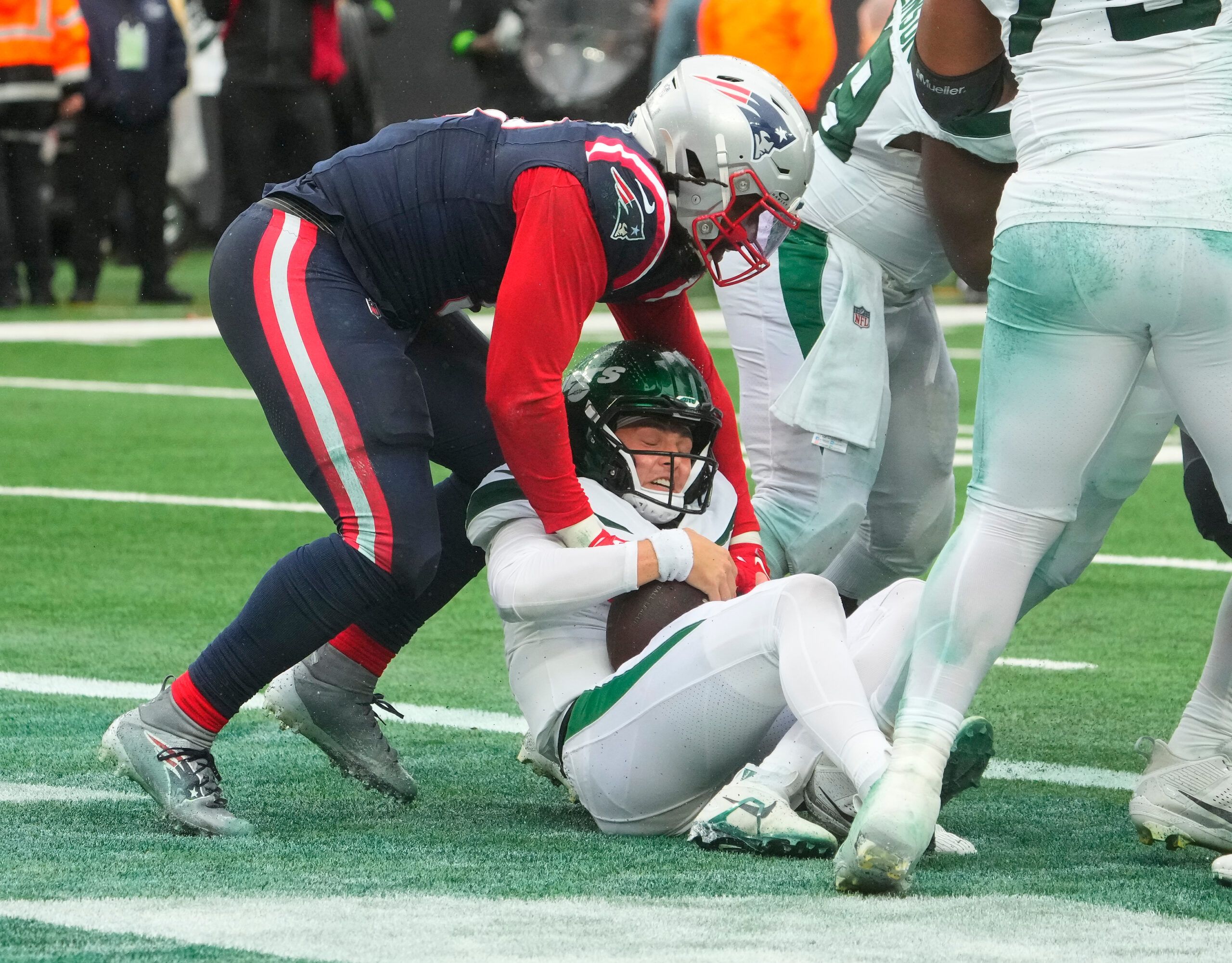 Jets fall flat on offense, lose to Patriots for 15th straight time - Newsday