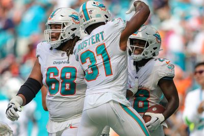 Raheem Mostert, De’Von Achane each account for 4 Dolphins touchdowns