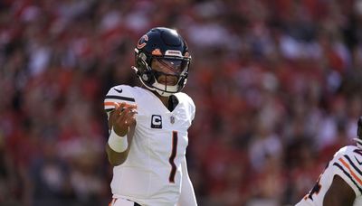 Halftime: Chiefs destroying Bears 34-0 as QB Justin Fields has 40 yards passing, INT