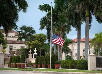 Miami Dolphins pay tribute to slain California police office Ryan Clinkunbroomer