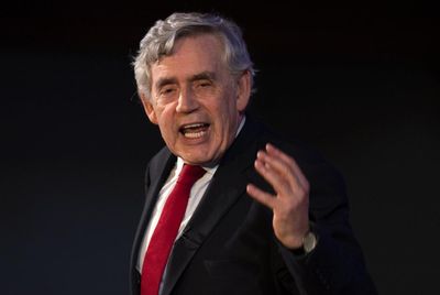 Gordon Brown in challenge to Keir Starmer over backing Tory benefit policies