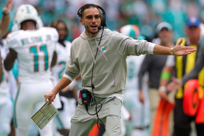 Mike McDaniel describes Dolphins’ standard as ‘unrelenting’