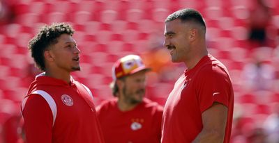 Fans thought it was hilarious that Patrick Mahomes and Travis Kelce waved at Taylor Swift from the sidelines