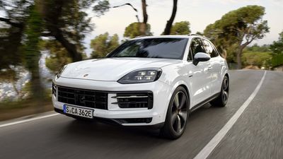 2024 Porsche Cayenne S E-Hybrid Debuts: 512 HP Mid-Range Trim For $100K