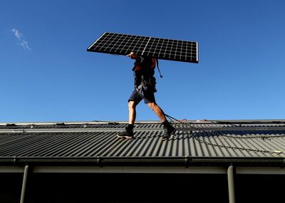 Australian households on track to add near-record rooftop solar capacity to electricity grid