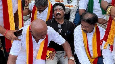 Bengaluru bandh | Police detain Vatal Nagaraj, farmers’ leader Kuruburu Shanthkumar and 20 other protestors