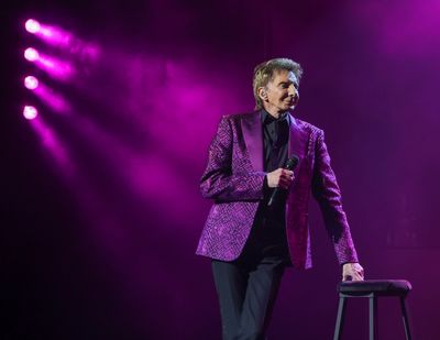 Barry Manilow just broke Elvis's Las Vegas record